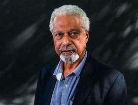 Abdulrazak Gurnah, refugiado tanzano, Nobel de Literatura por su “conmovedora descripción de los efectos del colonialismo en África”