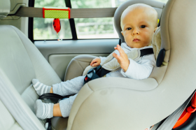 En el coche, lo más importante es la seguridad de tus hijos. Usa los sistemas de retención infantil apropiados, ¡SIEMPRE!