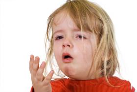 La Asociación Española de Pediatría de Atención Primaria (AEPap) promueve medidas para un manejo adecuado de la tos aguda en niños con catarro.